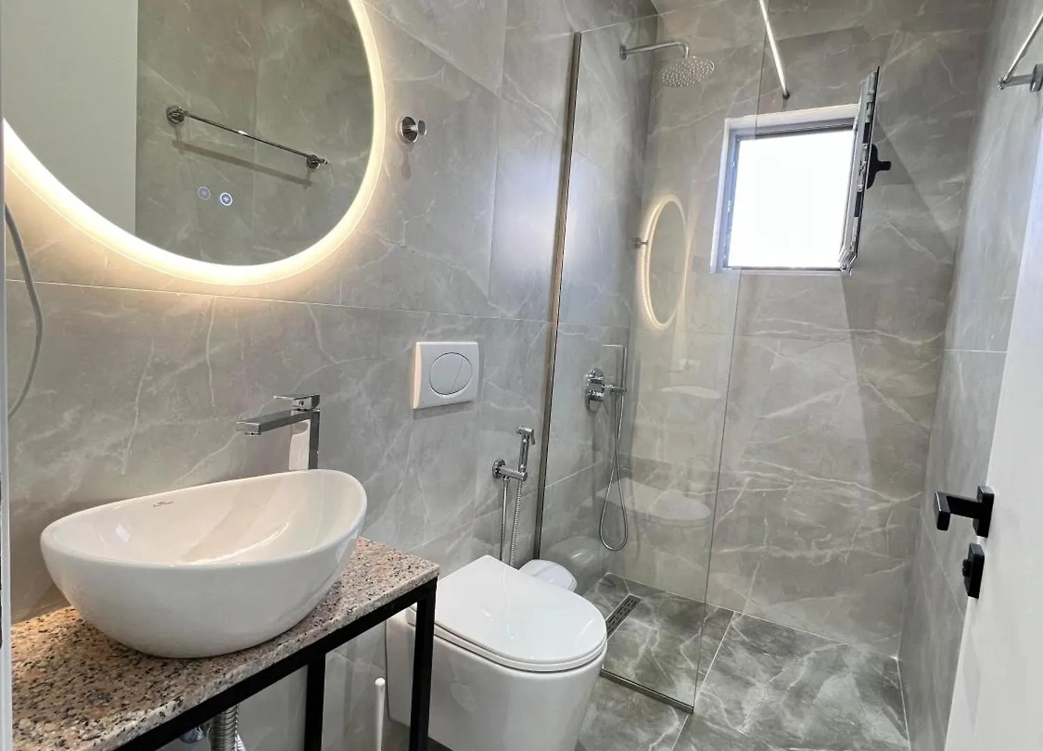 Grand Blue Lux Hotel Sarande