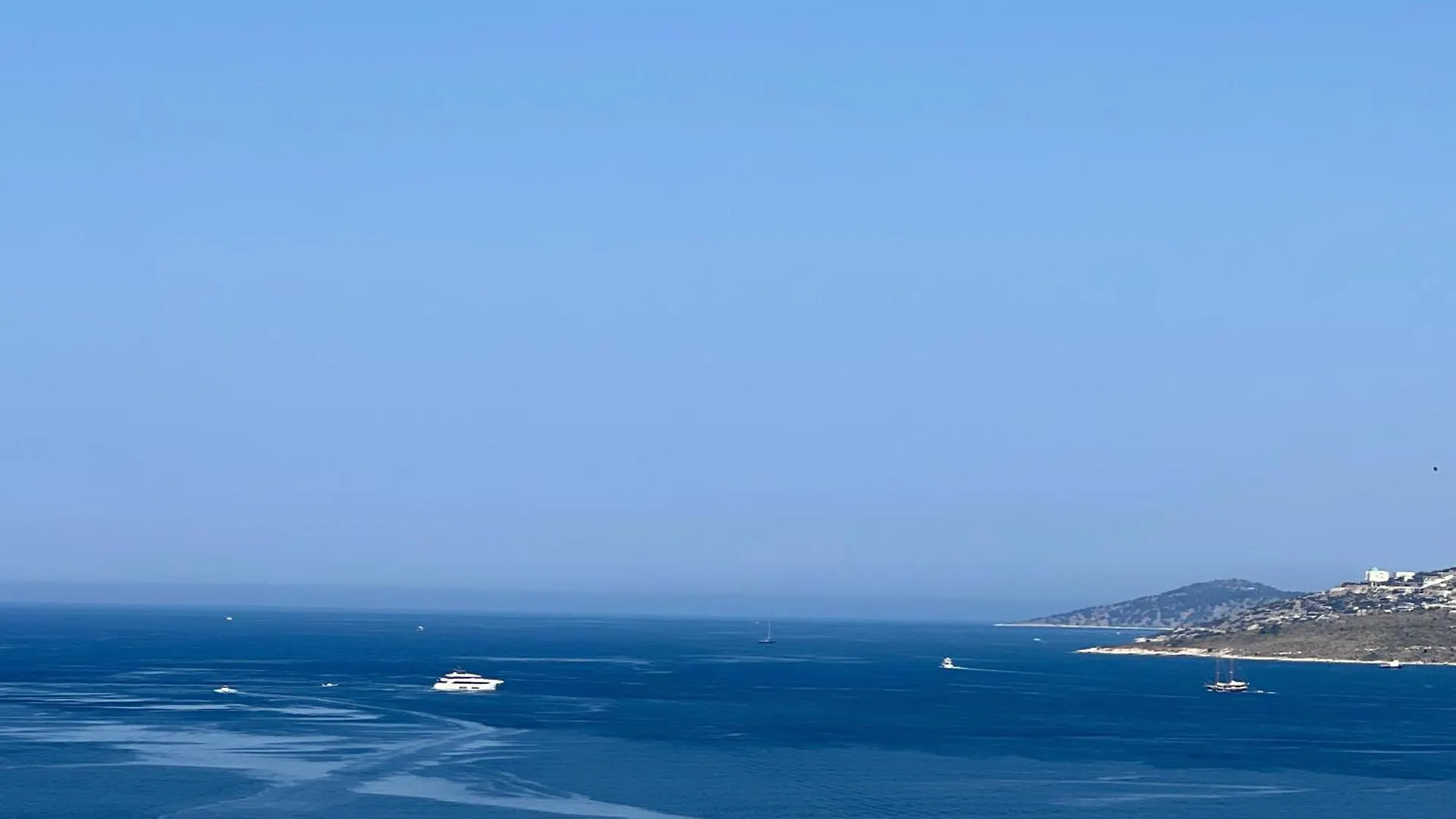 Grand Blue Lux Hotel Sarande
