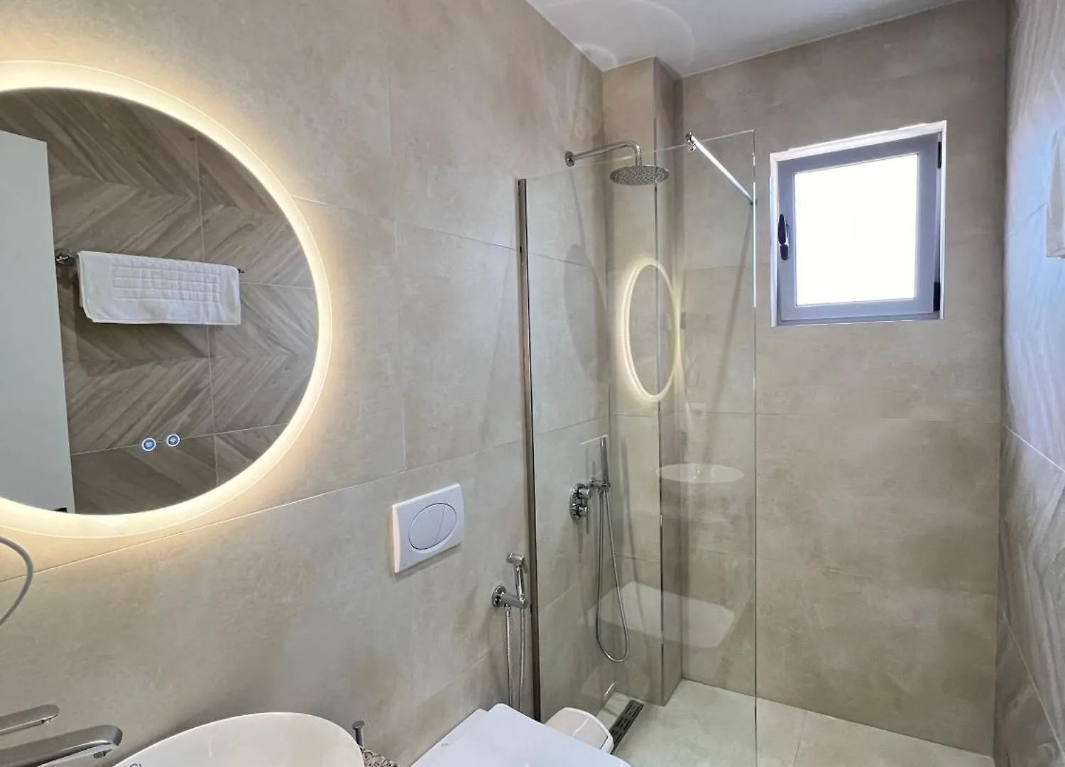 Grand Blue Lux Hotel Sarande
