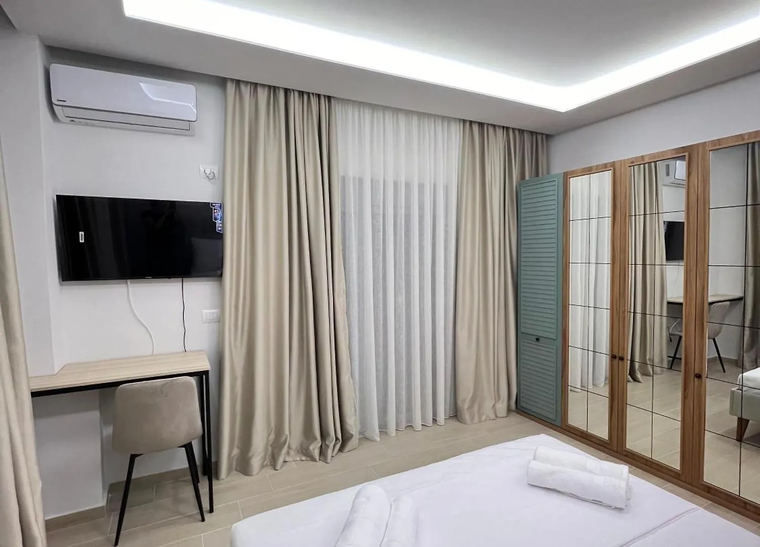 Grand Blue Lux Hotel Sarande
