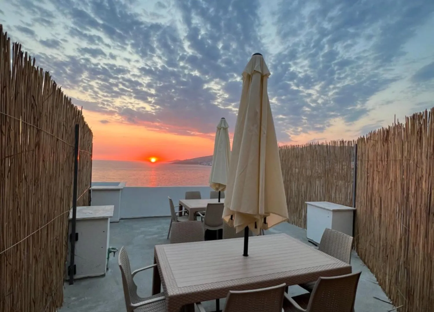Grand Blue Lux Hotel Sarande